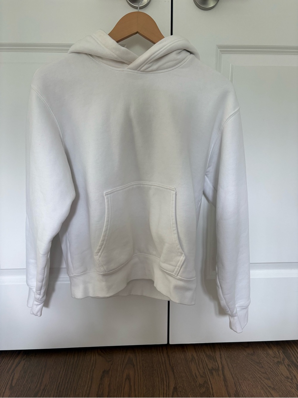 White Aritzia perfect fit Hoodie size small
